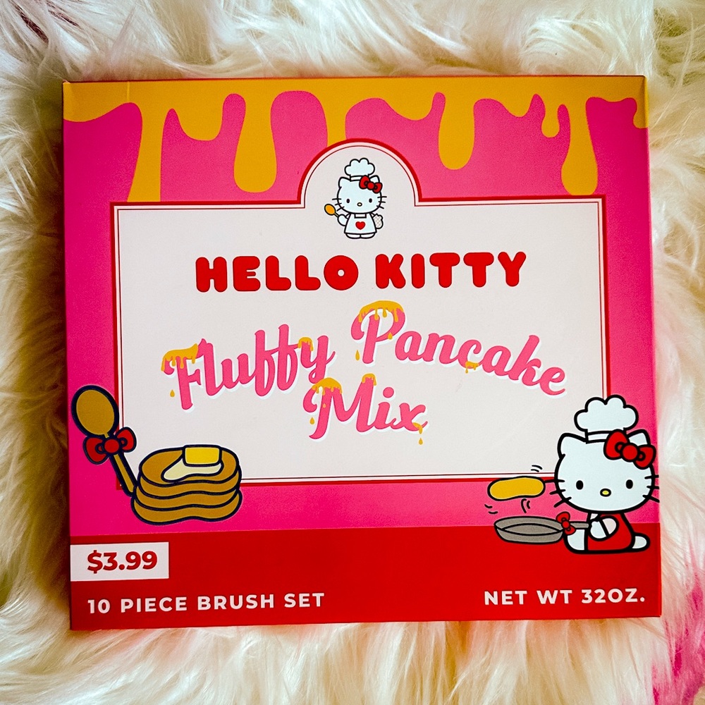 Spectrum x Hello Kitty Fluffy Pancake Mix Makeup Brush Set BNIB